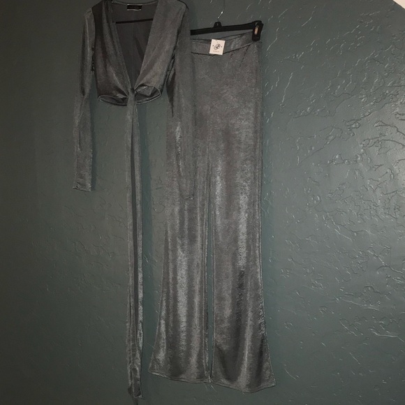 Cute formal Two piece set - Picture 2 of 3